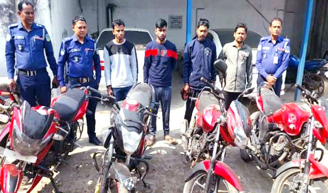 আন্ত:জেলা চোরচক্রের ৪ সদস্যকে গ্রেফতার করেছে পুলিশ